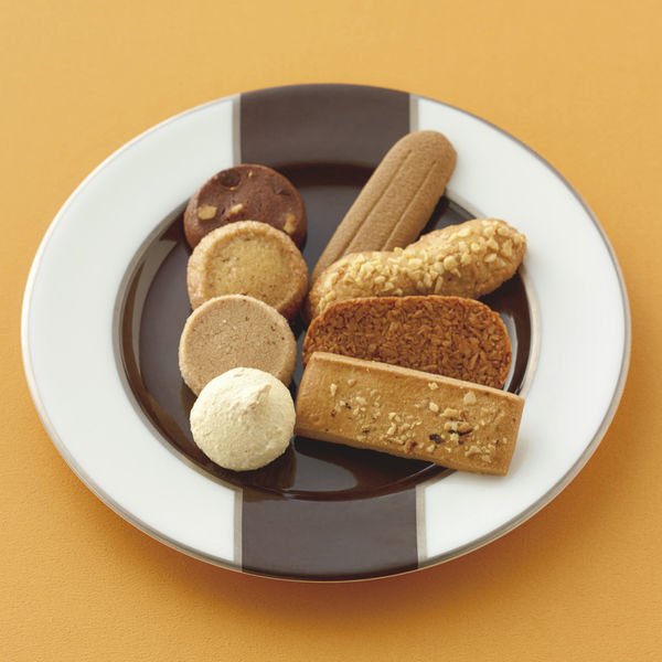 三越伊勢丹 帝國飯店 曲奇禮盒 付紙袋 - CosmeBear小熊日本藥妝For台灣