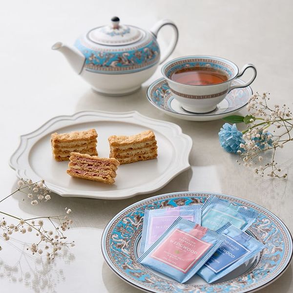 【三越伊勢丹】千層派 & Wedgwood 茶包組合 11入 付紙袋