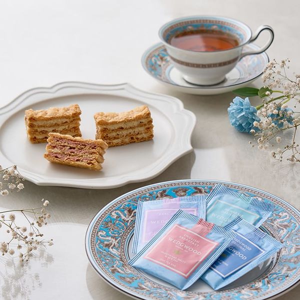 【三越伊勢丹】千層派 & Wedgwood 茶包組合 11入 付紙袋